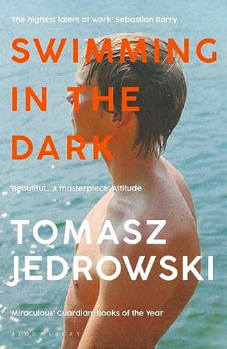 Portada del libro Swimming In The Dark: ‘One of the most astonishing contemporary gay novels we have ever read … A masterpiece’ – Attitude